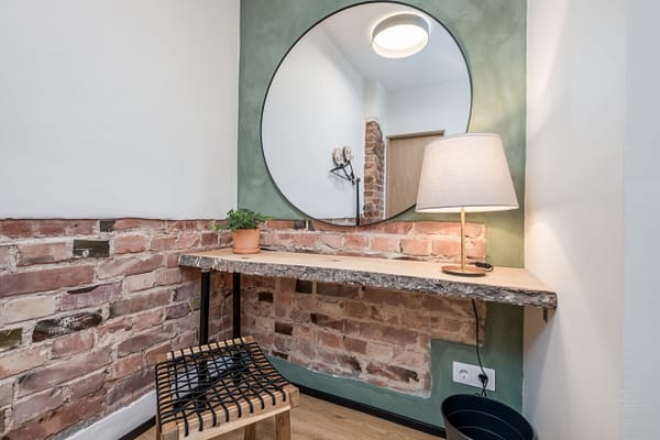 struktuurne marmor-lubivärv + kaseiinlasuur Boho Guesthouse