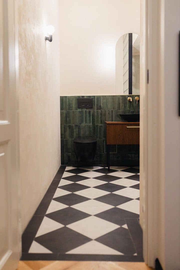 Marmor-lubipahtel, Homes by Merit
